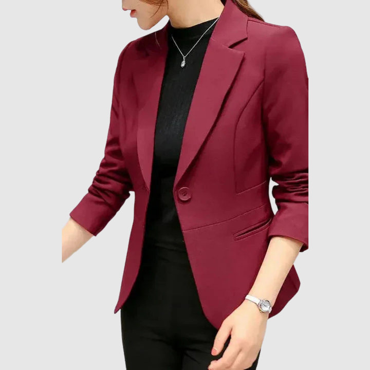 Габриела – Фигурален блейзър в класически стил
