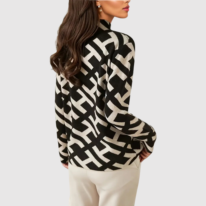 Клара – Пуловер с графичен модел