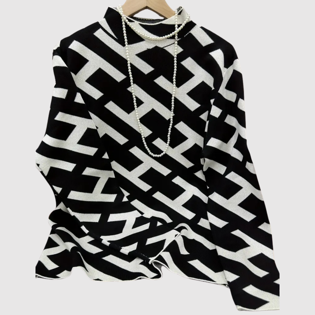 Клара – Пуловер с графичен модел