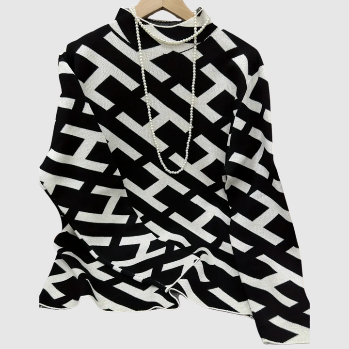 Клара – Пуловер с графичен модел