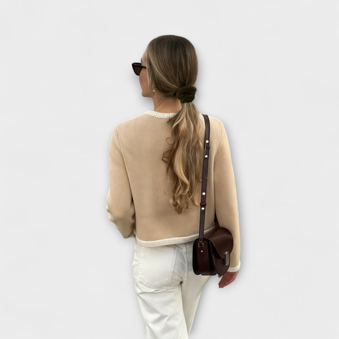 Elza - klasisks žakets ar dekoratīvām kabatām