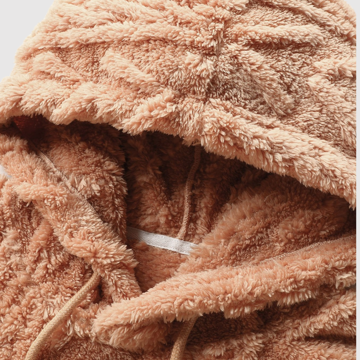 Мила – Мек Теди Худи с кабелна шарка