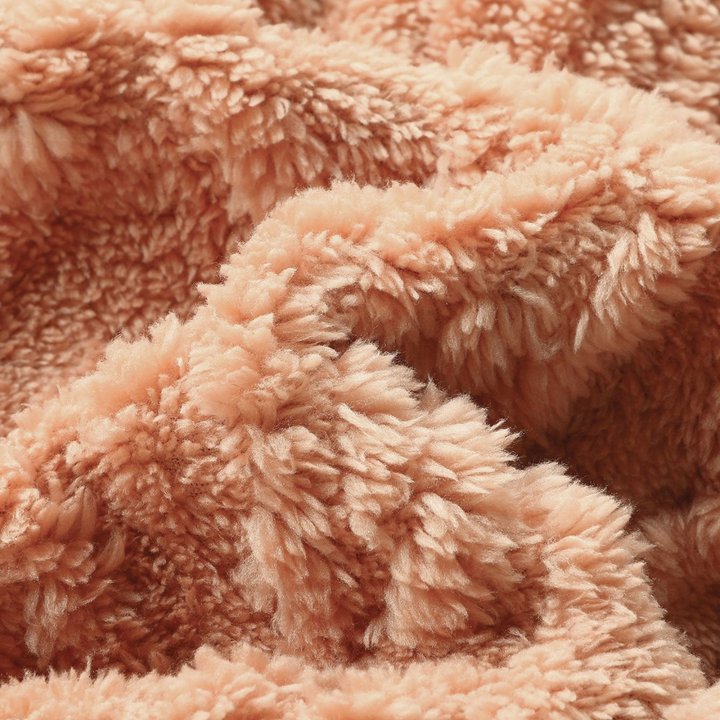 Мила – Мек Теди Худи с кабелна шарка