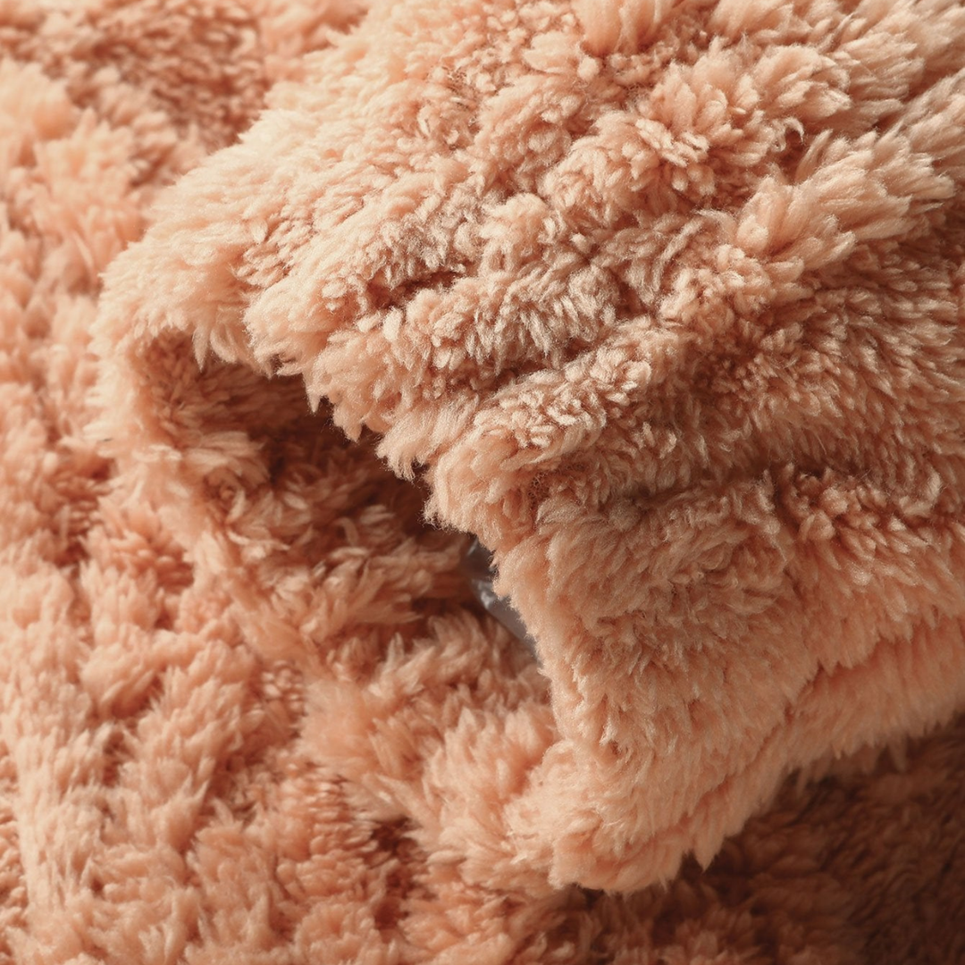 Мила – Мек Теди Худи с кабелна шарка