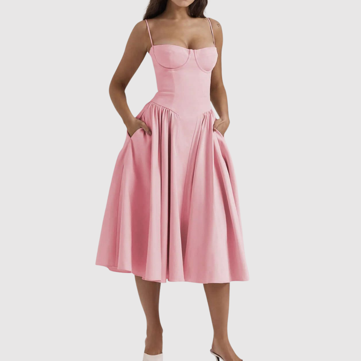 Лилия – Безпроблемна рокля с ретро стил