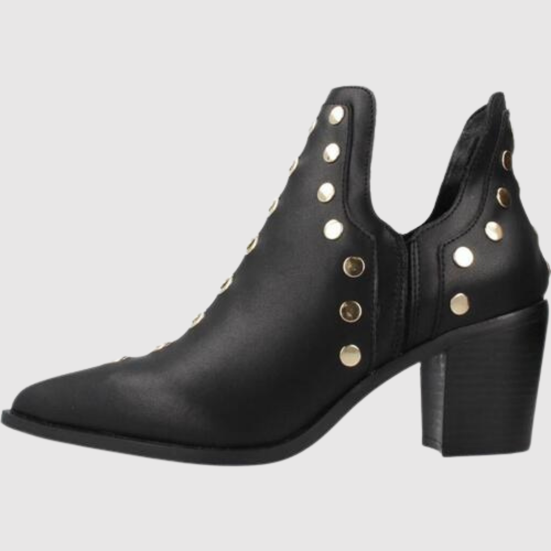 Теодора - Боти с шипове и стабилен блоков ток