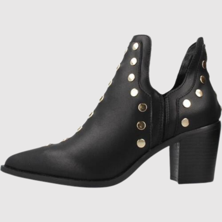 Теодора - Боти с шипове и стабилен блоков ток