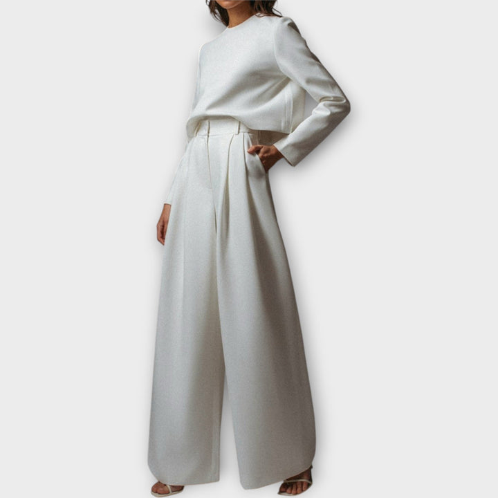 Ginta - Komplekts ar elegantu vienkāršību un mūžīgu stilu