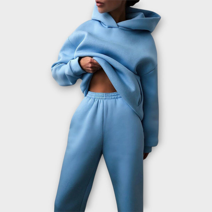 Ieva - Komplekts ar kapuci un mūsdienīgu komfortu