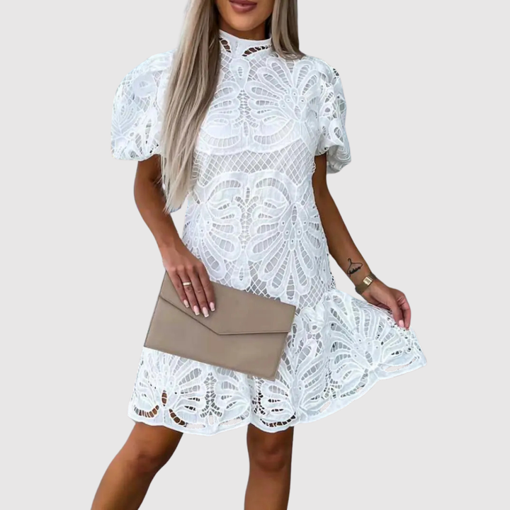 Лилия – Къса рокля от дантела с елегантни детайли