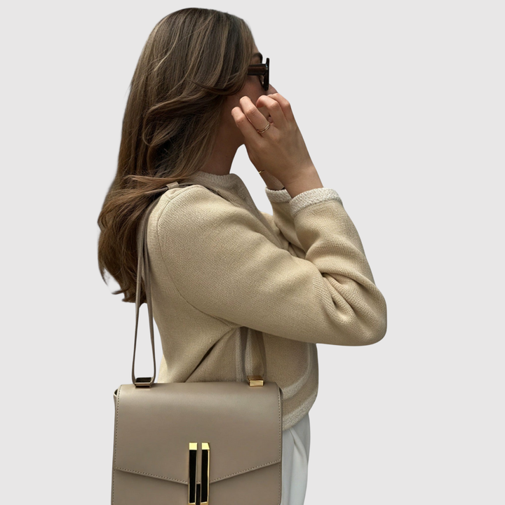 Габриела – Късо букле яке с контрастни кантове