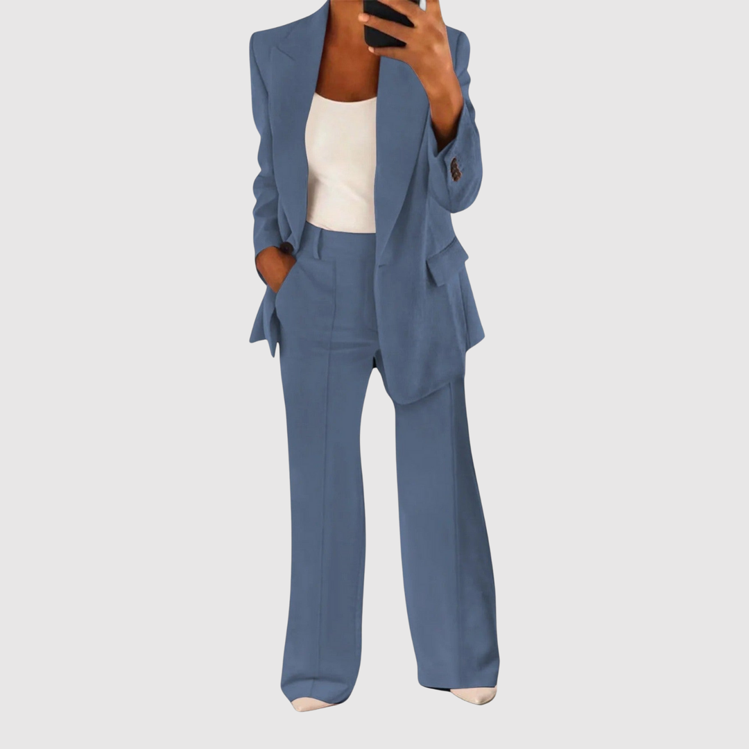 Виктория – Класически гащеризон с модерен крой