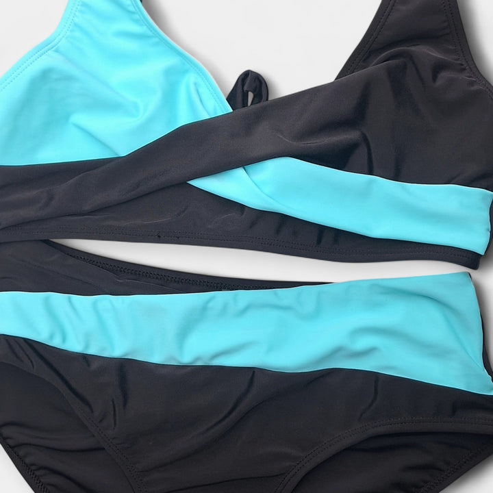 Bikini ar Krustenisku Kaklu