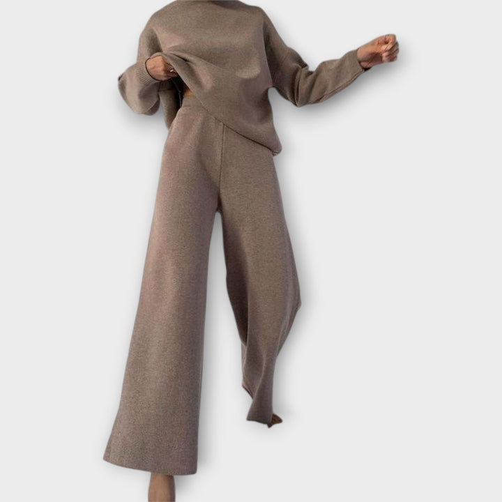 Madara - Adīts komplekts ar apkakli un biksēm