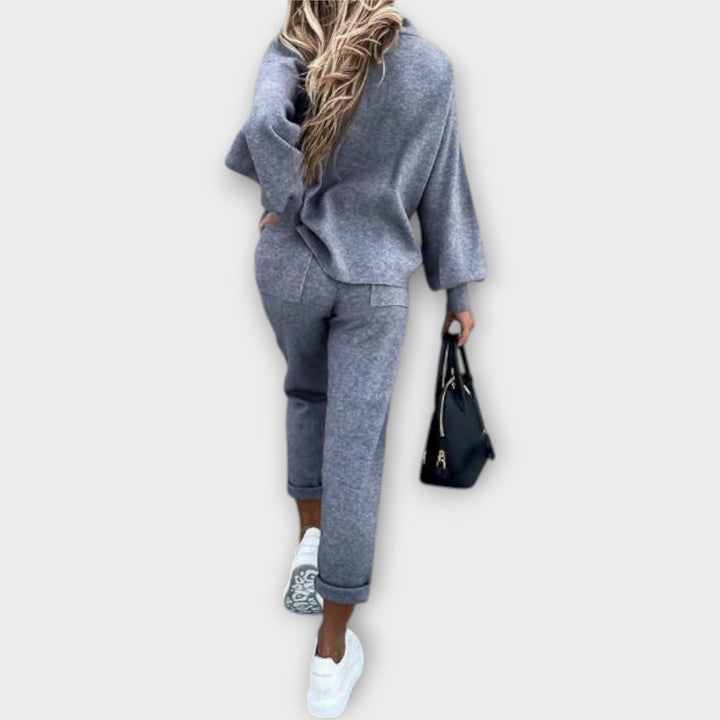 Una - Komplekts ar ērtu piegulšanu un nesensto rafinētumu