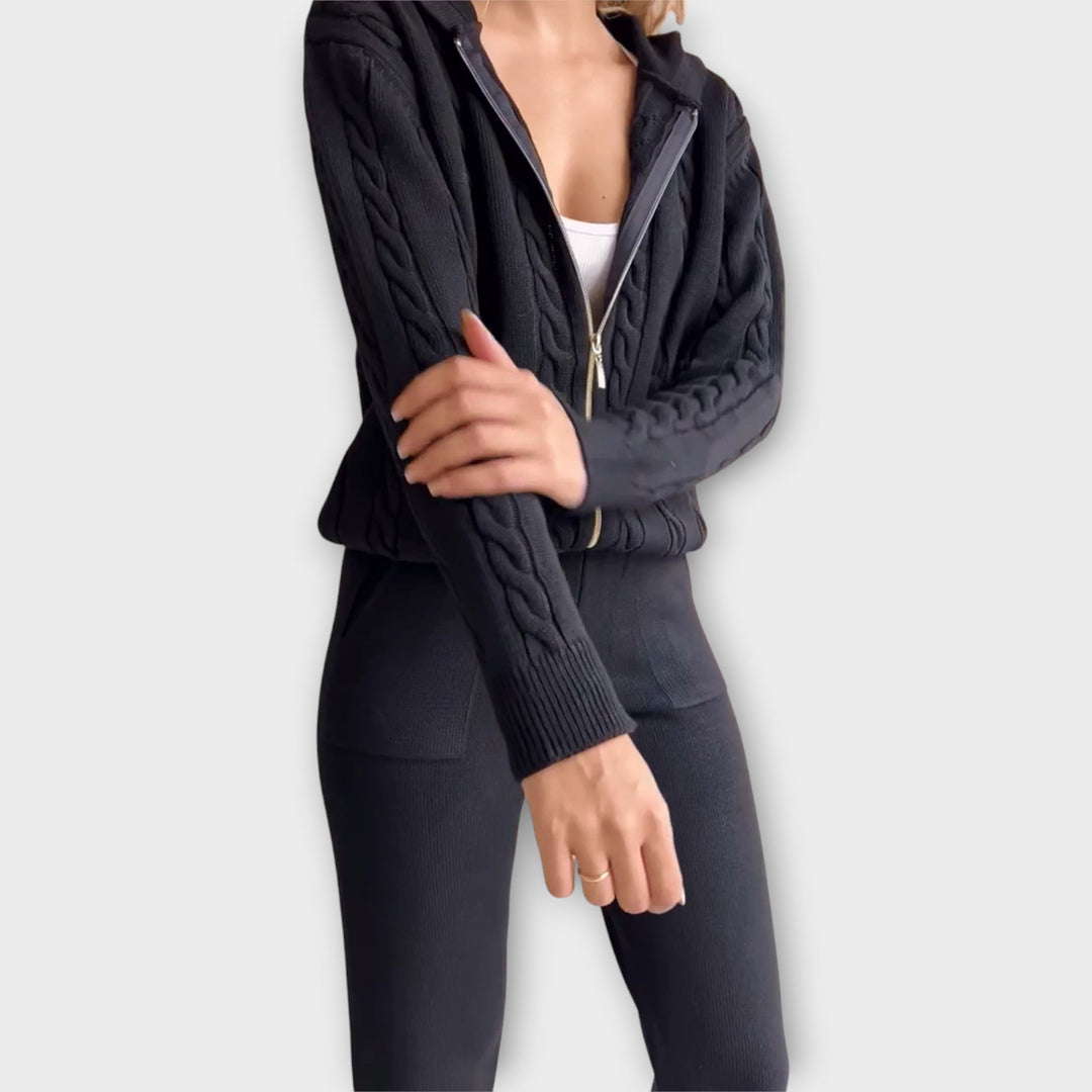 Laura - Adīta komplekts ar kapuci un kardigānu