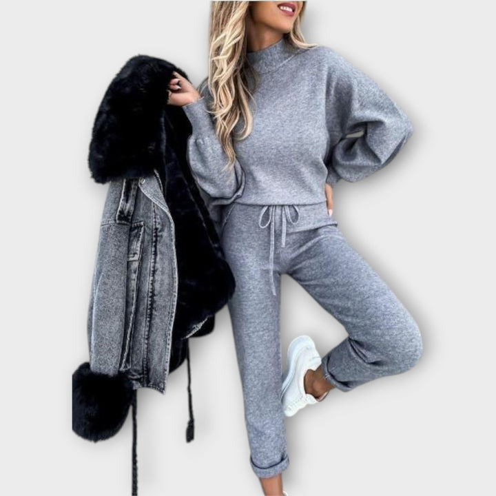 Una - Komplekts ar ērtu piegulšanu un nesensto rafinētumu