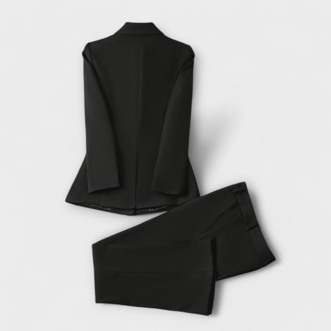 Dalia - Komplekti ar žaketi un biksēm