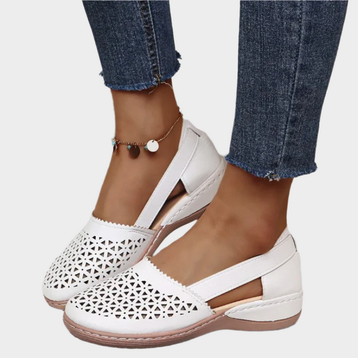 Anatomiskās Ādas Balerīnas ar Izgriezumiem un Siksniņu