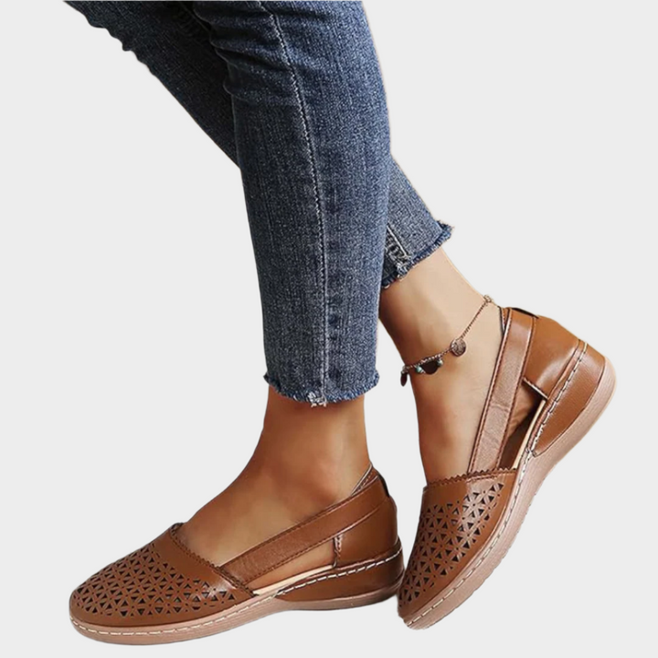 Anatomiskās Ādas Balerīnas ar Izgriezumiem un Siksniņu