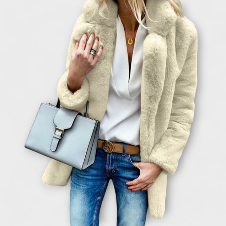 Santa – Silts un Pūkains Ziemas Mētelis