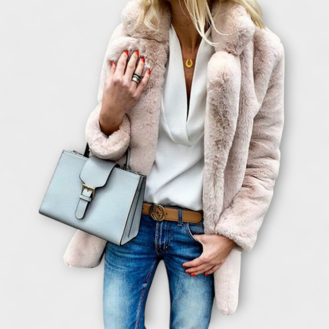 Santa – Silts un Pūkains Ziemas Mētelis