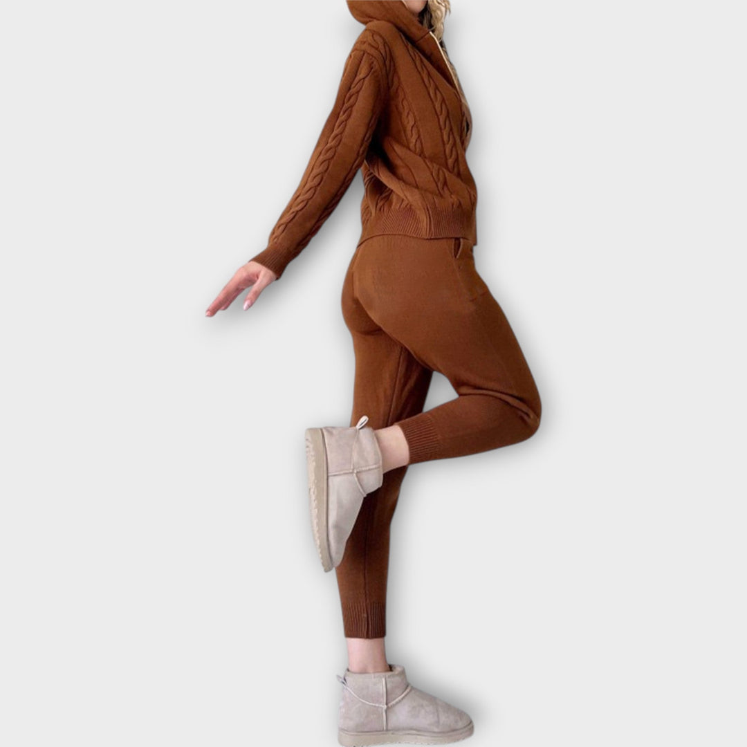 Laura - Adīta komplekts ar kapuci un kardigānu