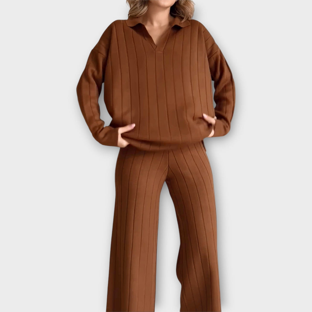 Aija - Komplekts ar brīvu griezumu un minimālistisku stilu