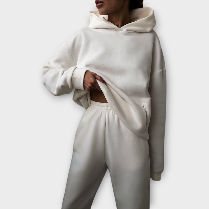 Ieva - Komplekts ar kapuci un mūsdienīgu komfortu