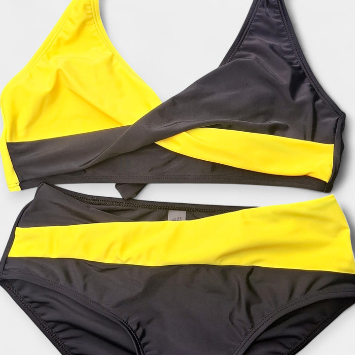 Bikini ar Krustenisku Kaklu