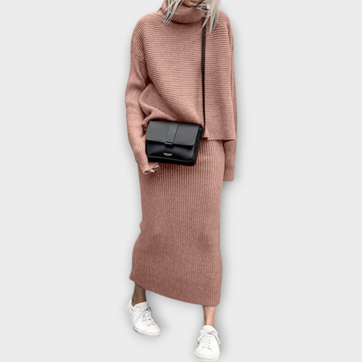 Evija - Adīta komplekta ar apkakli un svārkiem