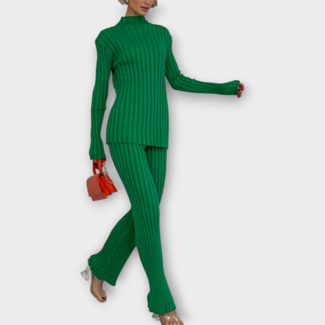 Elīna - Adīts komplekts ar mūsdienīgu griezumu