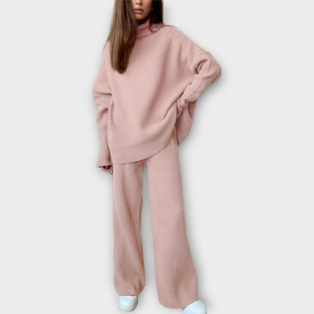 Signe - Adīts komplekts ar brīvu piegriezumu un minimālistisku dizainu