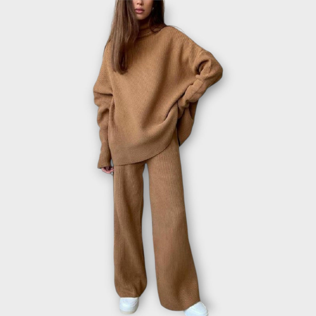 Signe - Adīts komplekts ar brīvu piegriezumu un minimālistisku dizainu