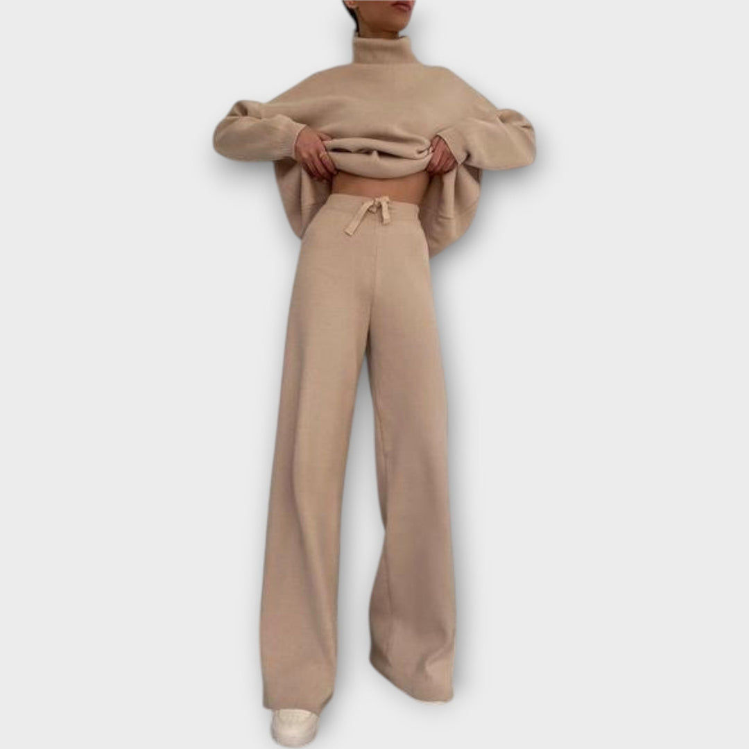 Madara - Adīts komplekts ar apkakli un biksēm