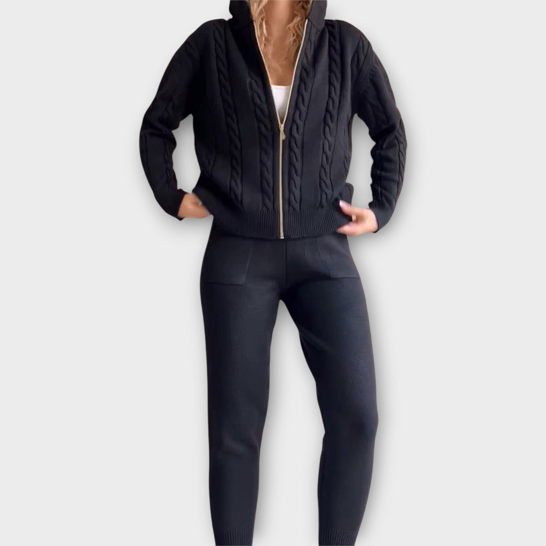 Laura - Adīta komplekts ar kapuci un kardigānu