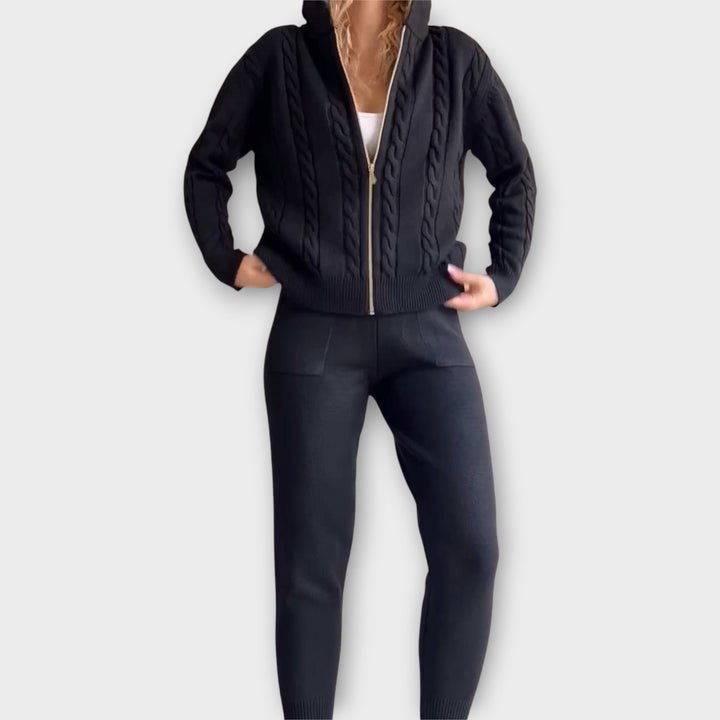 Laura - Adīta komplekts ar kapuci un kardigānu