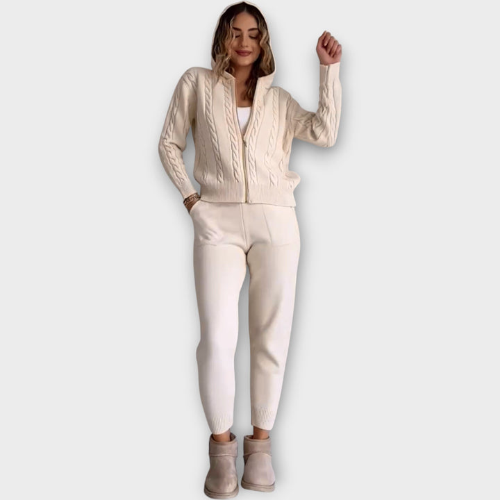 Laura - Adīta komplekts ar kapuci un kardigānu