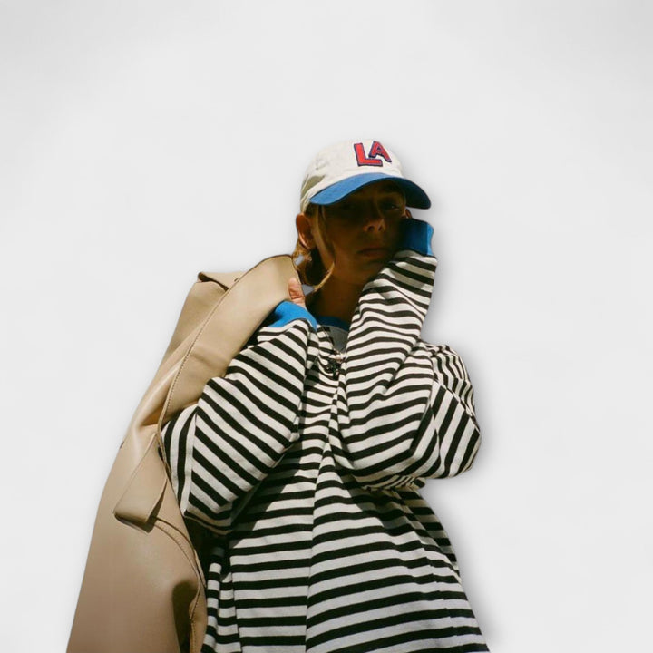 Merga - Svītrainais Oversize Džemperis