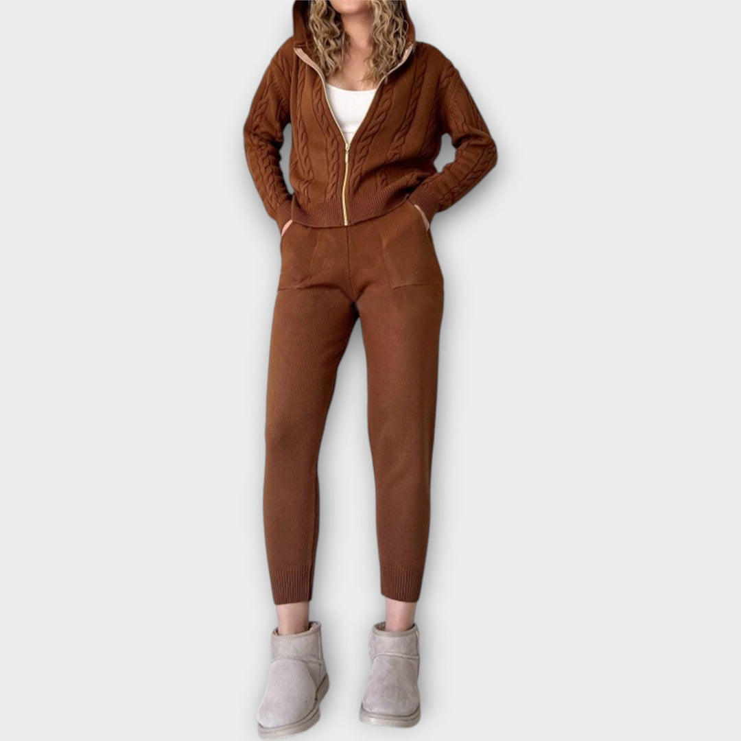 Laura - Adīta komplekts ar kapuci un kardigānu