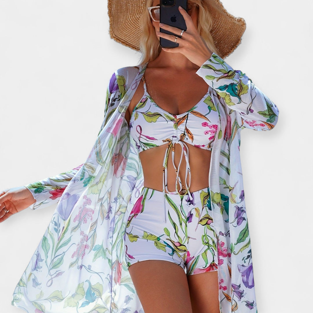 Augsta vidukļa bikini un pludmales apģērbi