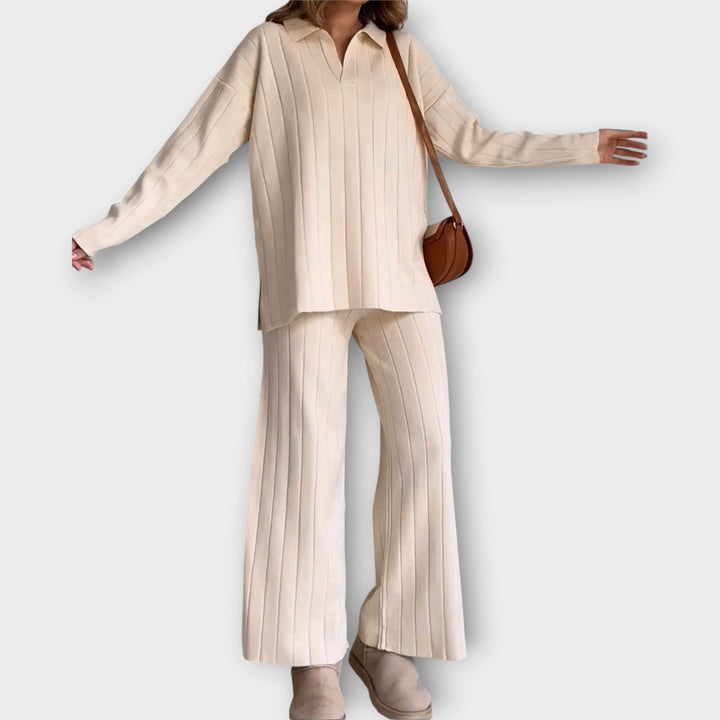 Aija - Komplekts ar brīvu griezumu un minimālistisku stilu