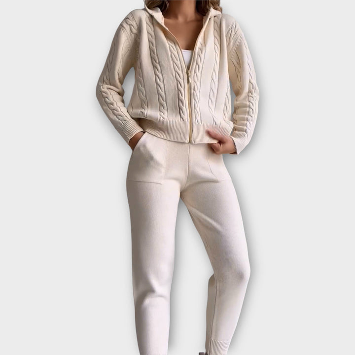 Laura - Adīta komplekts ar kapuci un kardigānu